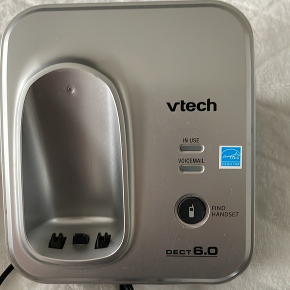 Brand:V Tech, cordless phone with caller ID and handset speaker.(wireless). - Picture 3 of 5